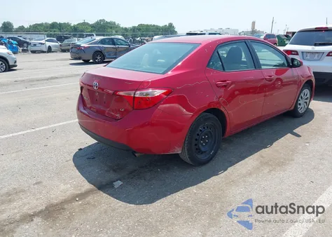 2018 Toyota Corolla Le z USA, uszkodzony, nr VIN 5YFBURHE4JP847127